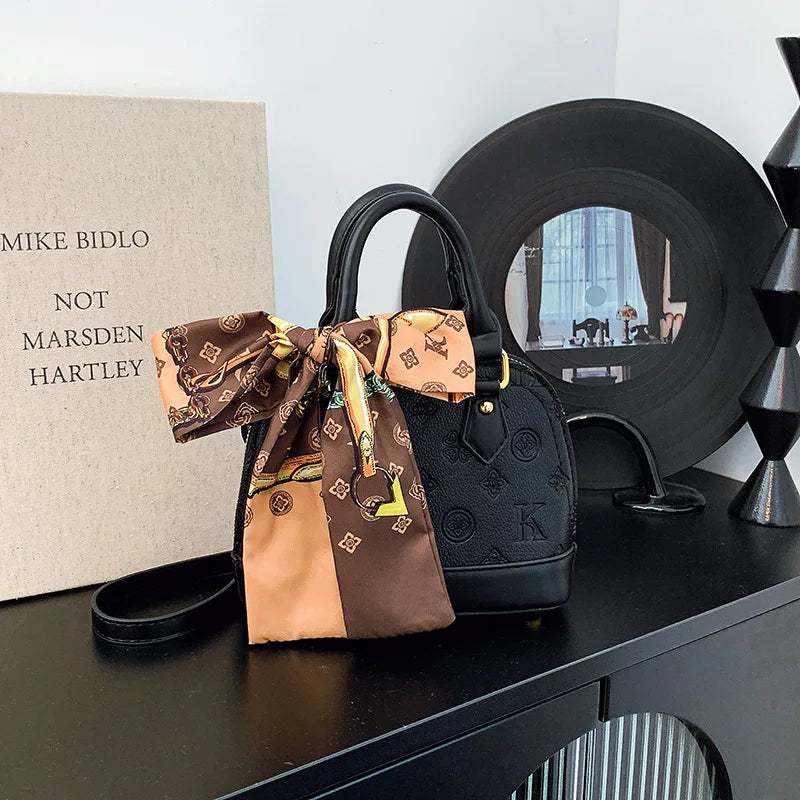 The Valen Shell Clutch
