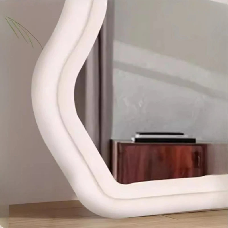 The Valen Noir Mirror