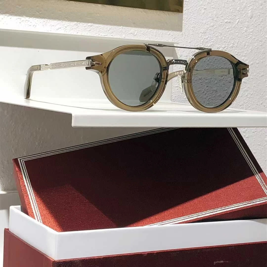 The Aurelia Rouge Frames