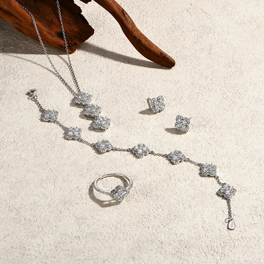 The Aurelia Chandelier Suite