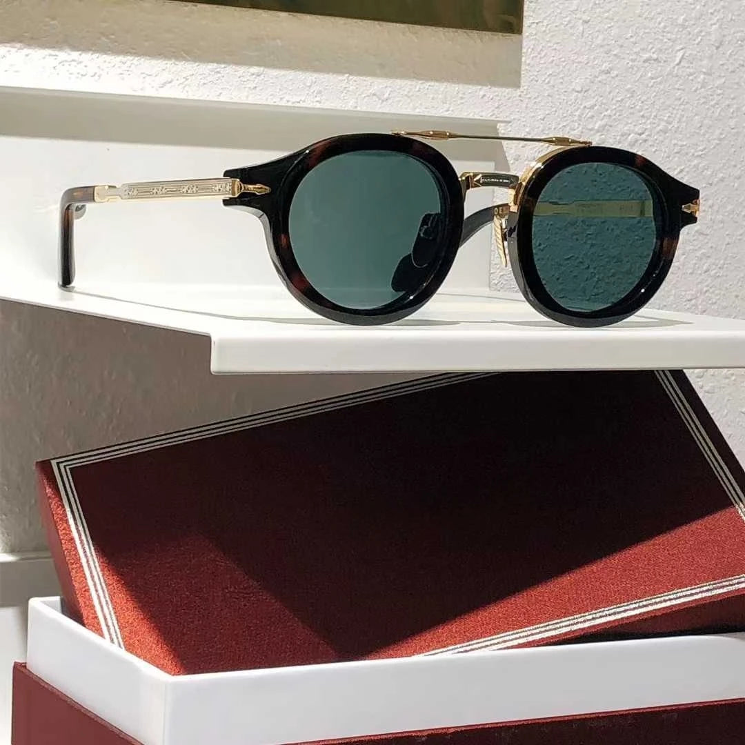 The Aurelia Rouge Frames