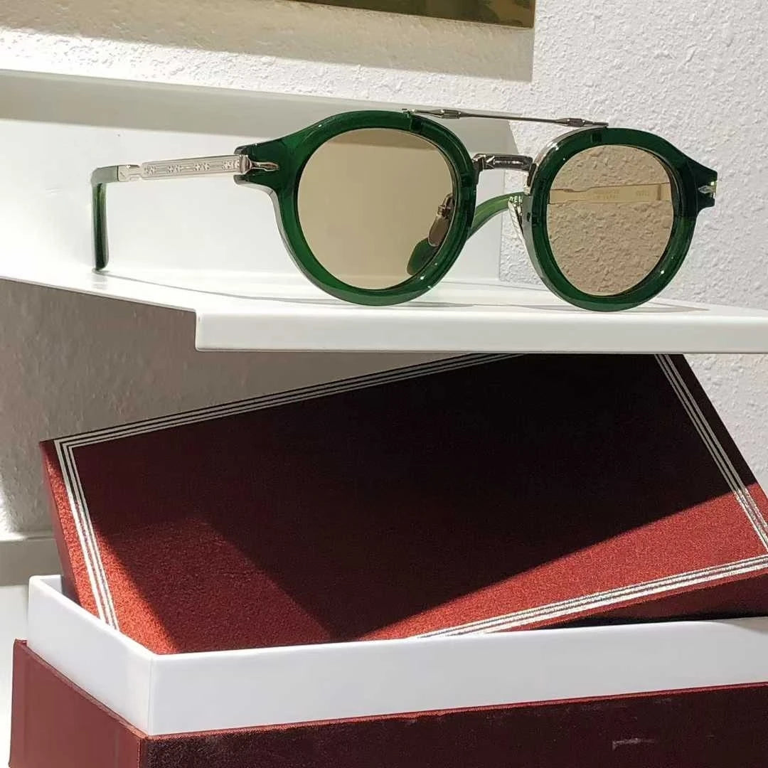 The Aurelia Rouge Frames