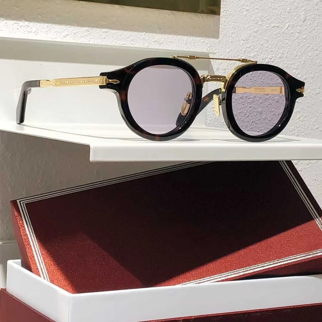 The Aurelia Rouge Frames