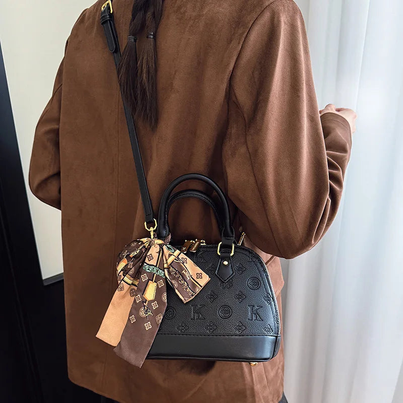 The Valen Shell Clutch