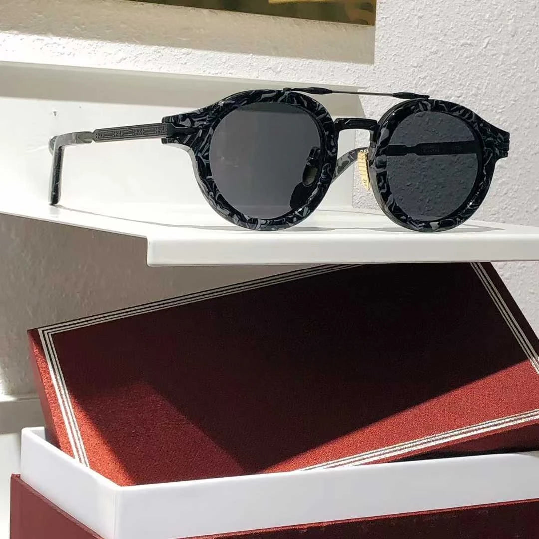 The Aurelia Rouge Frames