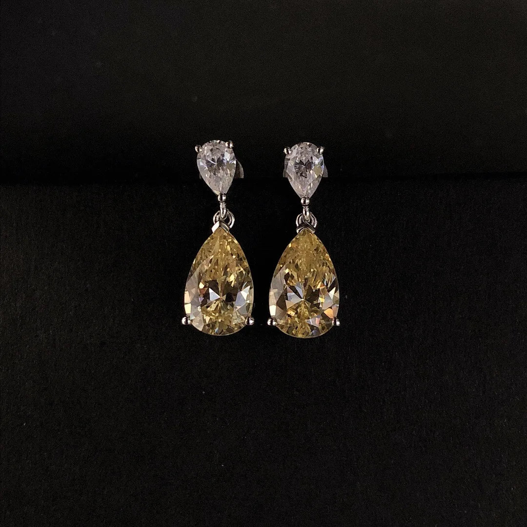The Muna Teardrop Earrings