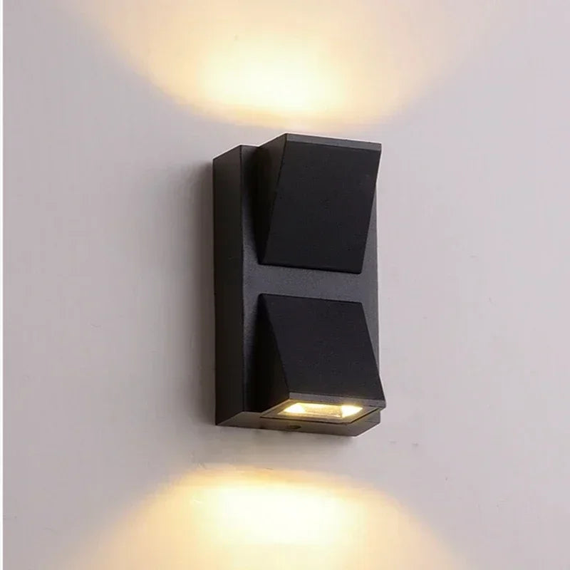 The Aurelia Noir Wall Light