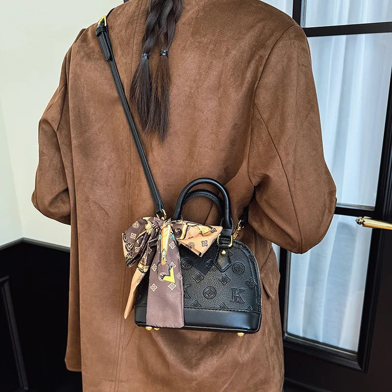The Valen Shell Clutch