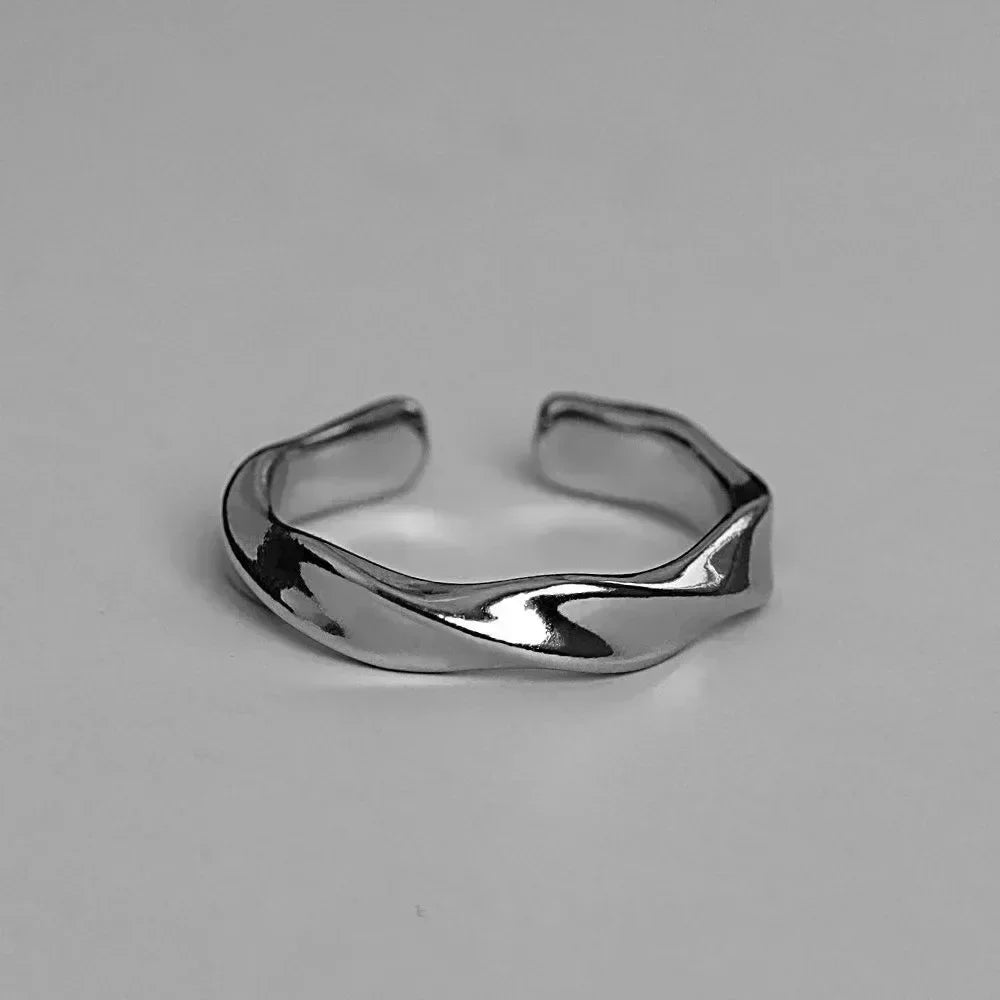 The Aurelia Band Ring