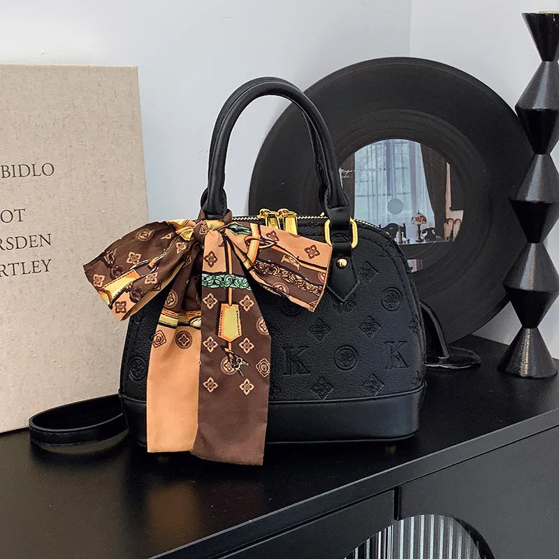 The Valen Shell Clutch