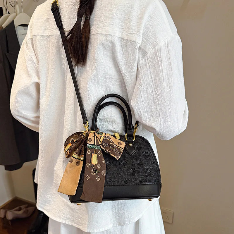 The Valen Shell Clutch