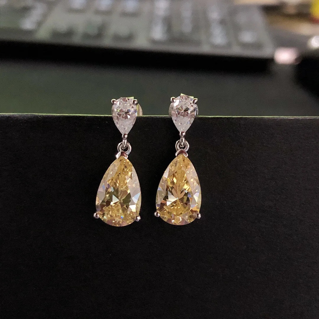 The Muna Teardrop Earrings