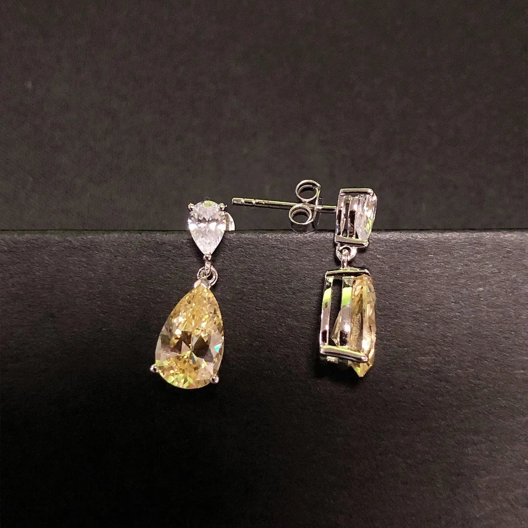The Muna Teardrop Earrings
