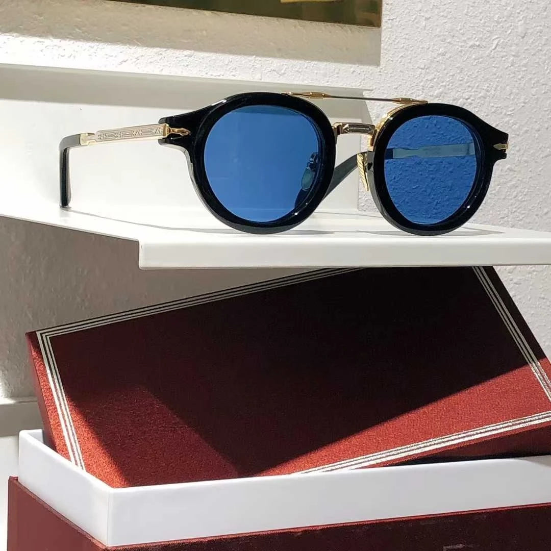 The Aurelia Rouge Frames