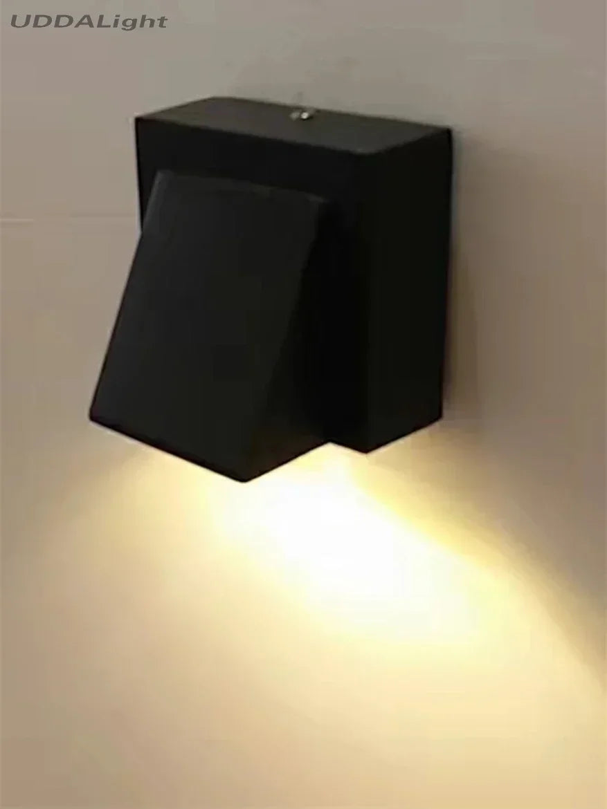 The Aurelia Noir Wall Light