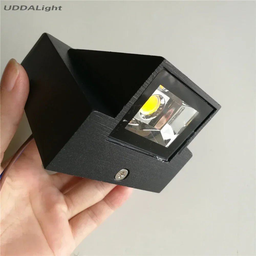 The Aurelia Noir Wall Light