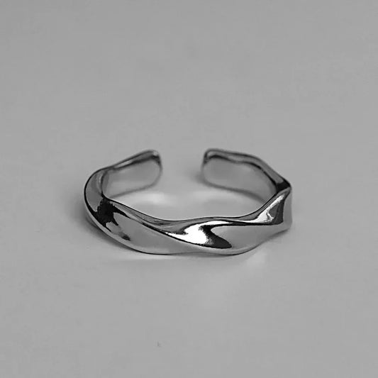 The Aurelia Band Ring