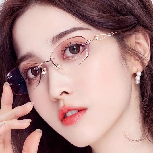 The Muna Vérité Frames