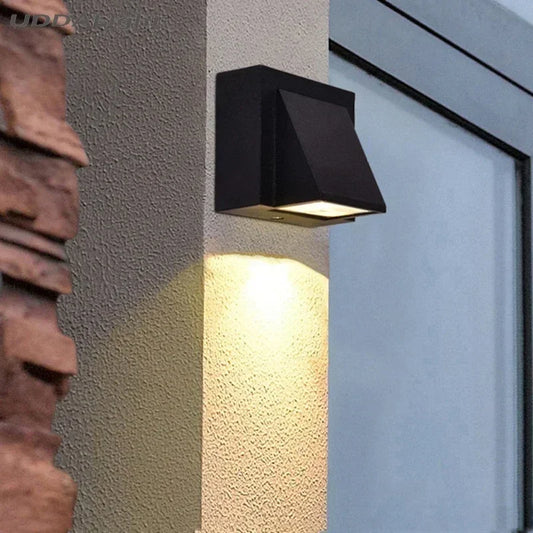 The Aurelia Noir Wall Light